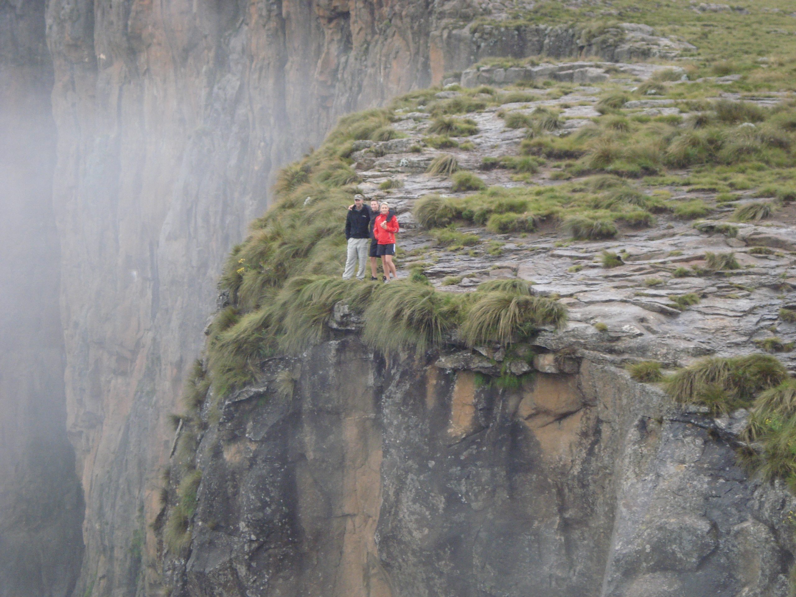 Hike the drakensberg amphitheater_2