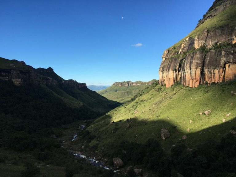 Drakensberg Amphitheatre slackpacking adventure tour_4