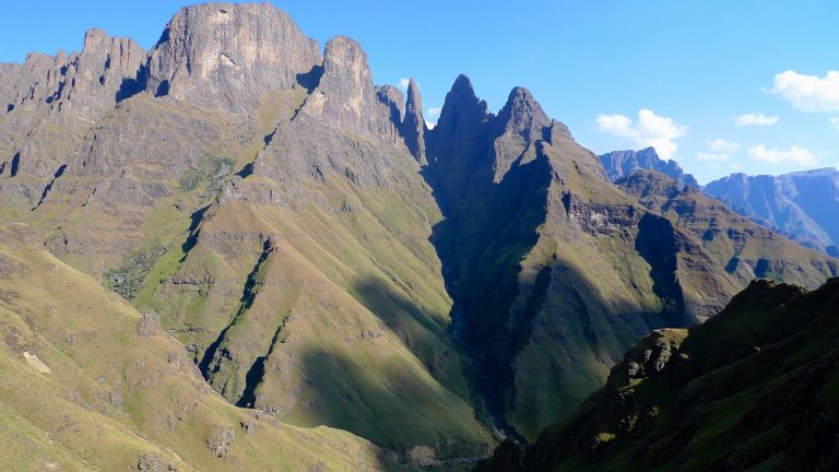 best hiking trails in the Drakensberg